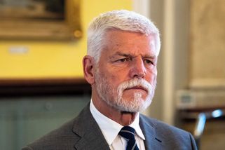 V rozporu s usnesením Ústavního soudu. Pavel zkritizoval vládní rozhodnutí o jeho účasti na summitu - Novinky